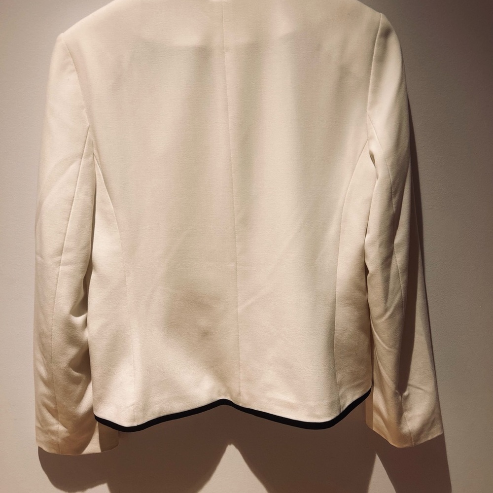 ARVIDA Cream Blazer with Black Contrast Trim – Size 8 - Picture 6 of 6